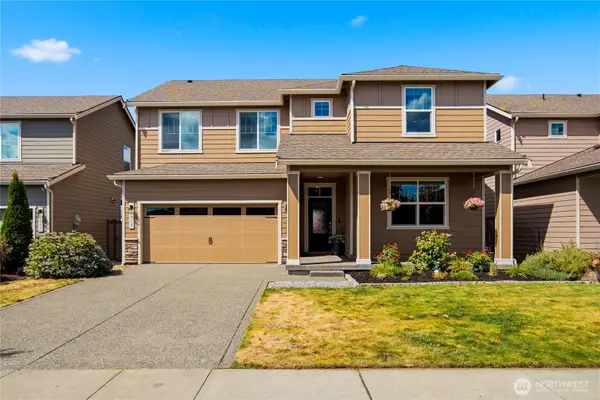 519 Bondgard Avenue E, Enumclaw, WA 98022