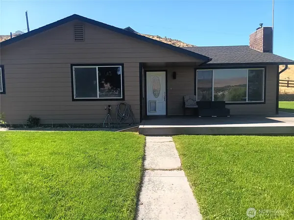 260 Adobe Way, Selah, WA 98942