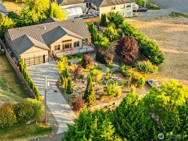 5095 NE Willow Road, Hansville, WA 98340
