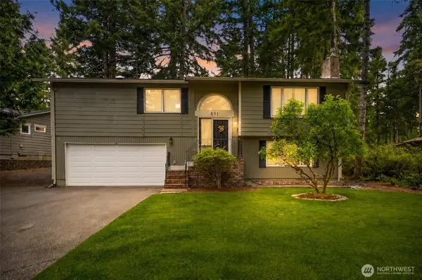 591 E Country Club Drive E, Union, WA 98592