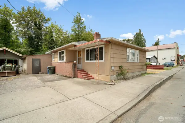 211 NW Kerron Avenue, Winlock, WA 98596