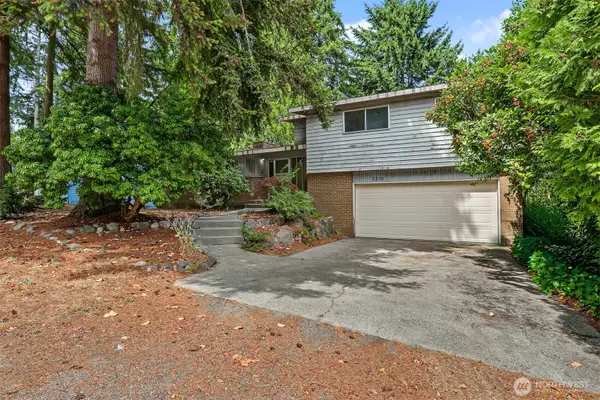 5210 NE 190th Street, Lake Forest Park, WA 98155