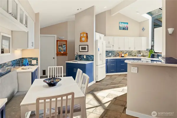 3040 164th Place Ne, Bellevue, WA 98008