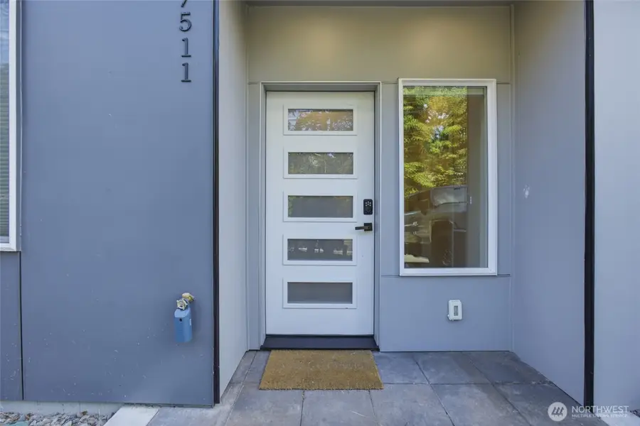 7511 Dumar Way Sw, Seattle, WA 98106 - #3