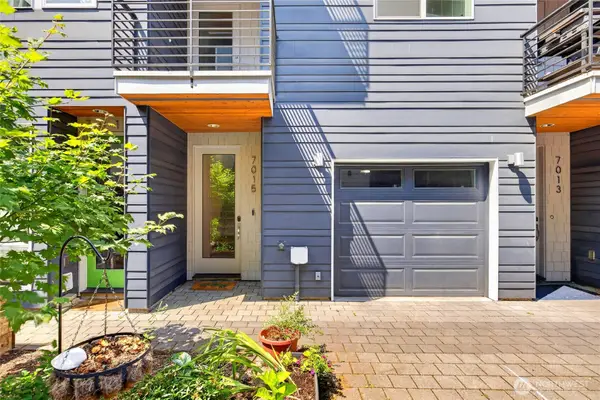7015 42nd Avenue S, Seattle, WA 98118