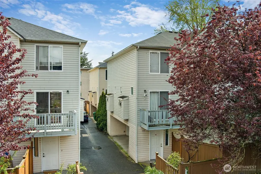 12042 31st Avenue Ne, Seattle, WA 98125 - #2