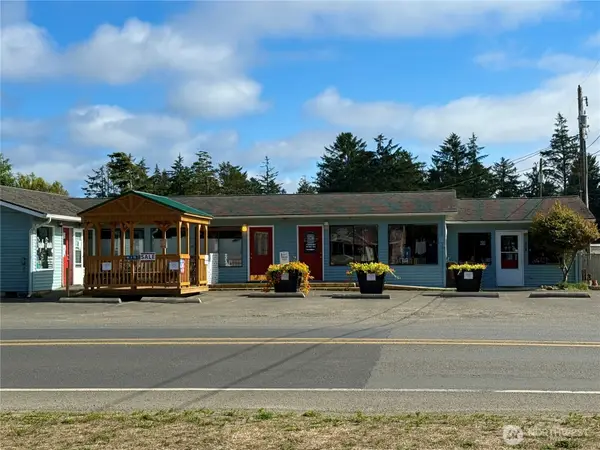 1910 Bay Avenue, Ocean Park, WA 98640