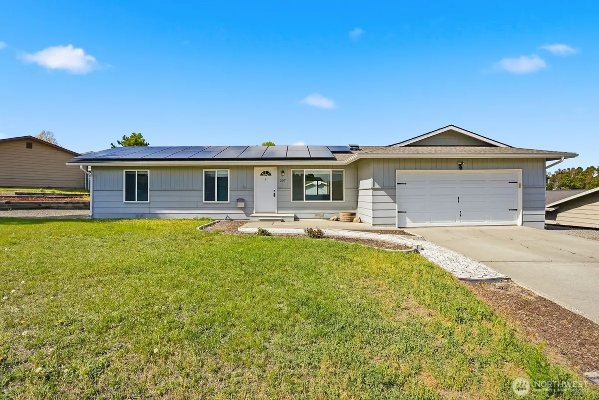 207 Palmer Drive, Selah, WA 98942 - #1