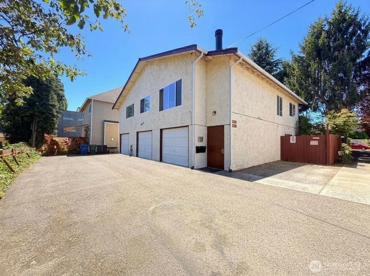 8848 Interlake Avenue N, Seattle, WA 98103 - #1