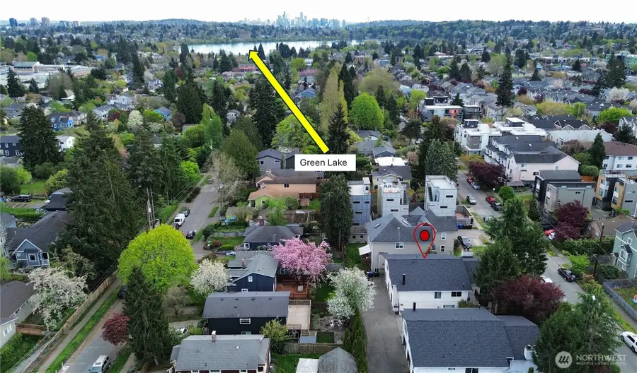 8848 Interlake Avenue N, Seattle, WA 98103 - #2