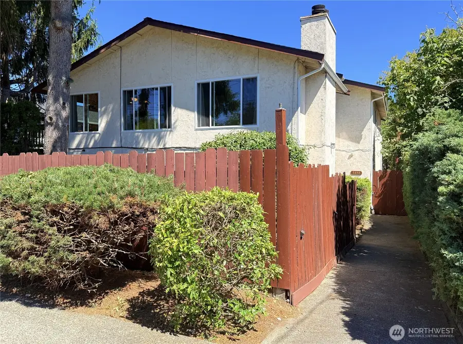 8848 Interlake Avenue N, Seattle, WA 98103 - #3