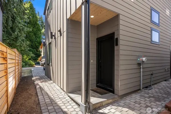 1257 NE 100th Street, Seattle, WA 98125