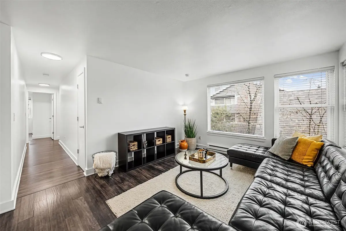 4111 Whitman Avenue N #402, Seattle, WA 98103 - #1