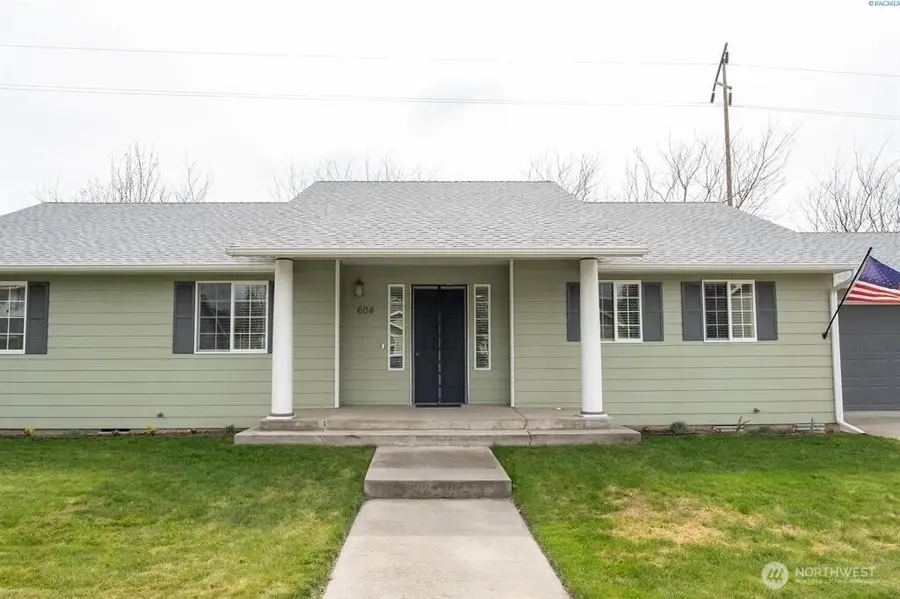 604 SE Mockingbird, College Place, WA 99324 - #2