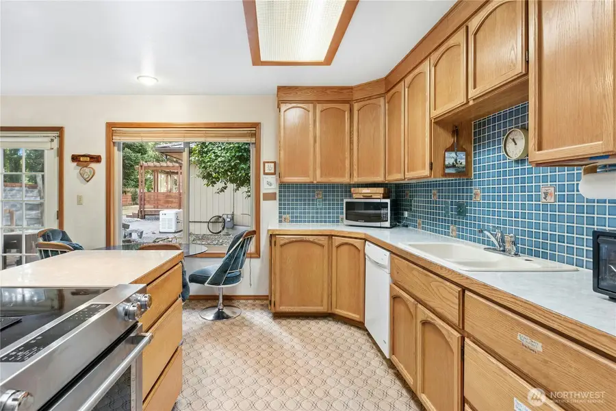 1643 NE Sumner Drive, Oak Harbor, WA 98277 - #3