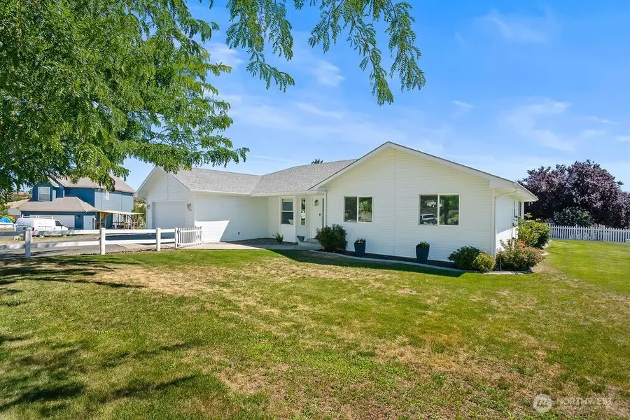 2291 Selah Loop Road, Selah, WA 98942 - #2