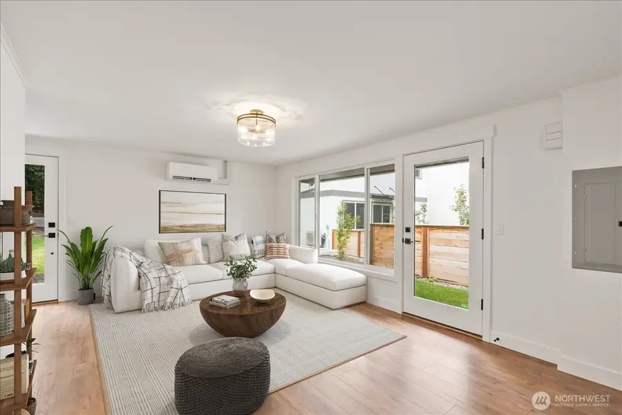 10328 Ashworth Avenue N, Seattle, WA 98133 - #2