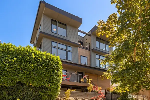 3240 32nd Avenue W, Seattle, WA 98199