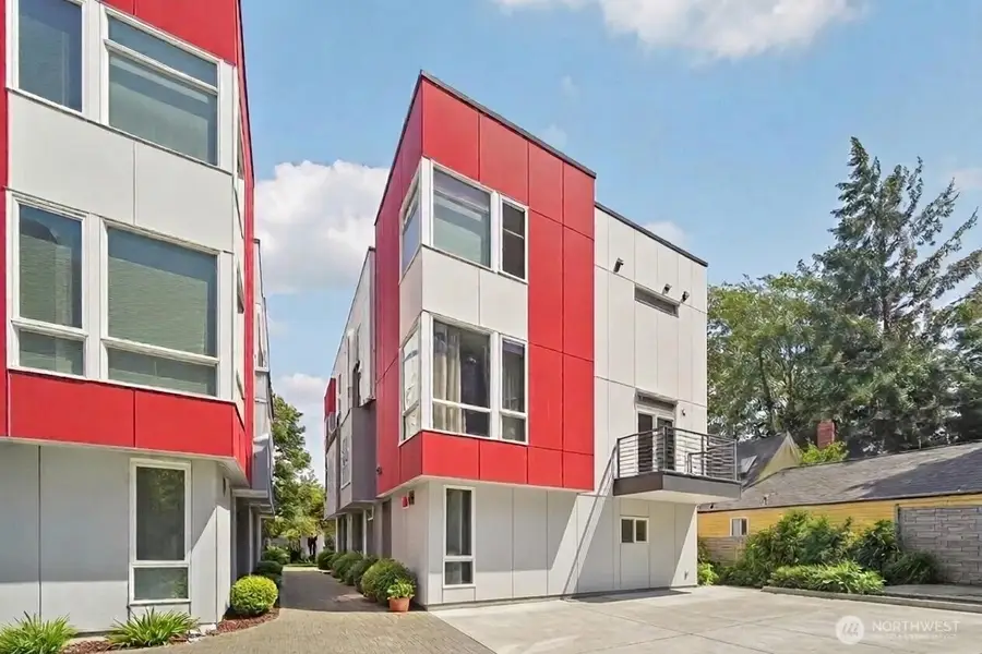 9032 14th Avenue Nw #D, Seattle, WA 98117 - #2