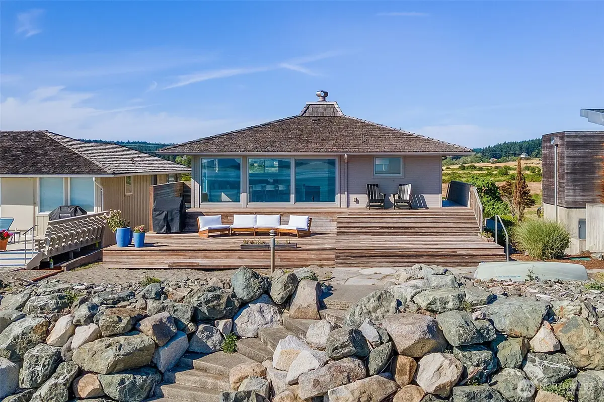 2556 Sunlight Beach Road, Clinton, WA 98236 - #1
