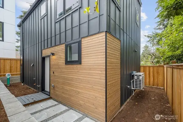 1214 NE 100th Street, Seattle, WA 98125