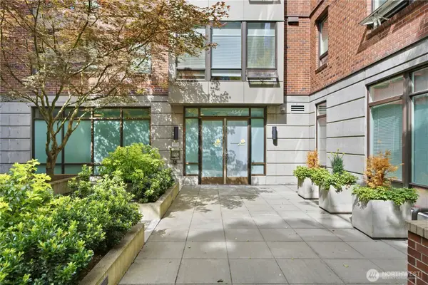 4547 8th Avenue Ne #311, Seattle, WA 98105