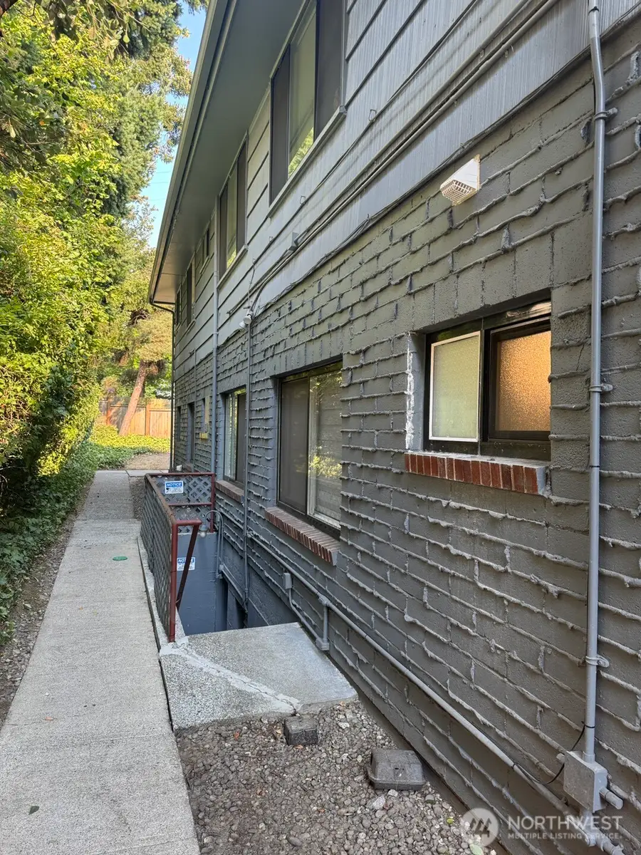 4711 Sand Point Way Ne, Seattle, WA 98105 - #2