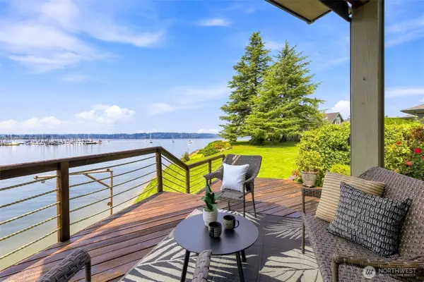 7415 Boston Harbor Road Ne #1, Olympia, WA 98506