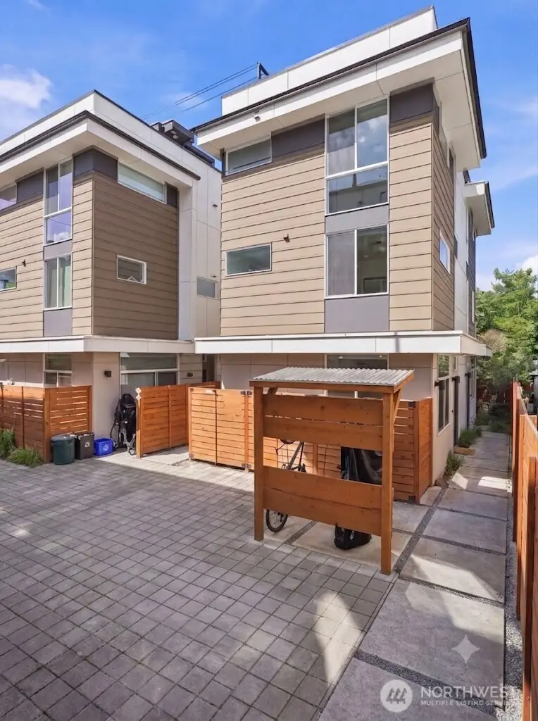 8815 Interlake Avenue N #C, Seattle, WA 98103 - #3