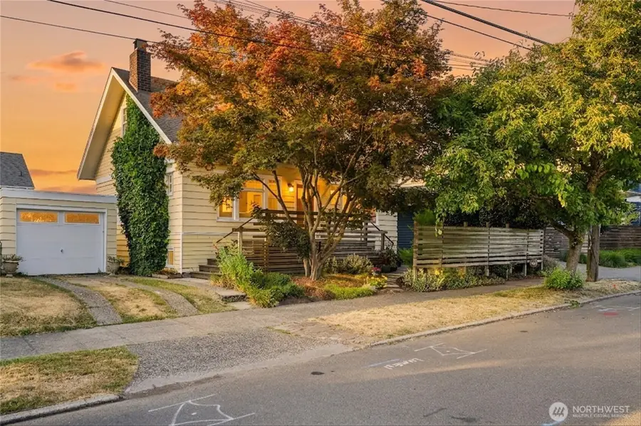 360 Howe Street, Seattle, WA 98109 - #2