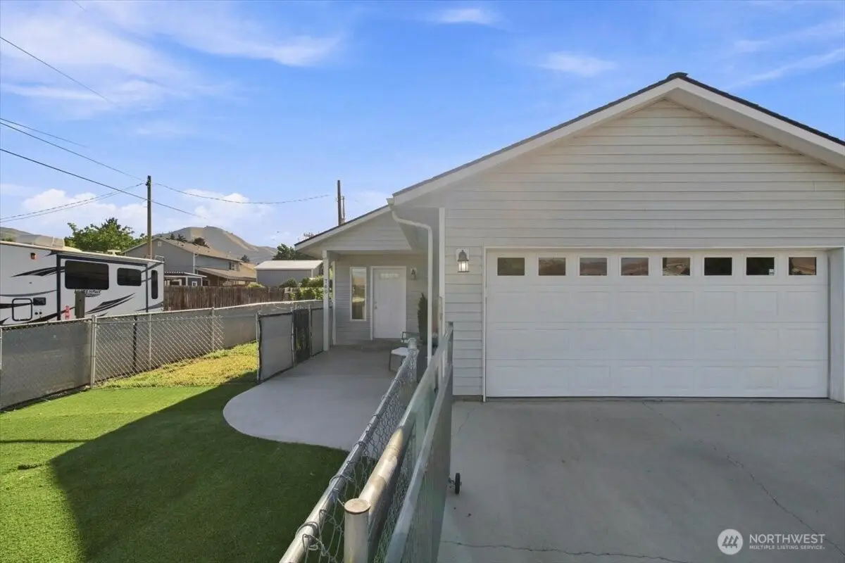 760 Sunset Avenue, Wenatchee, WA 98801 - #1