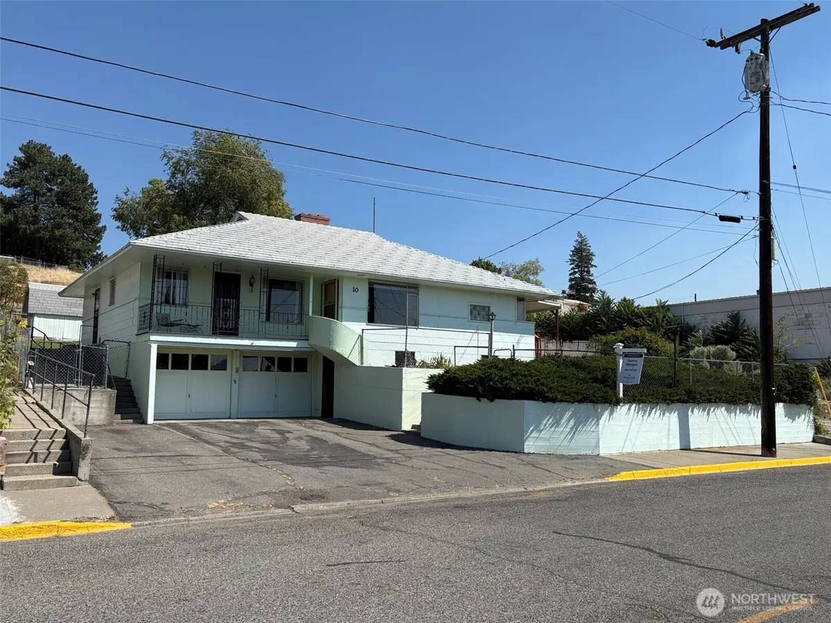 10 W Dewberry Avenue, Omak, WA 98841 - #1