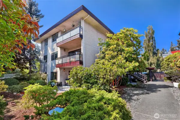 300 N 137th Street #A, Seattle, WA 98133