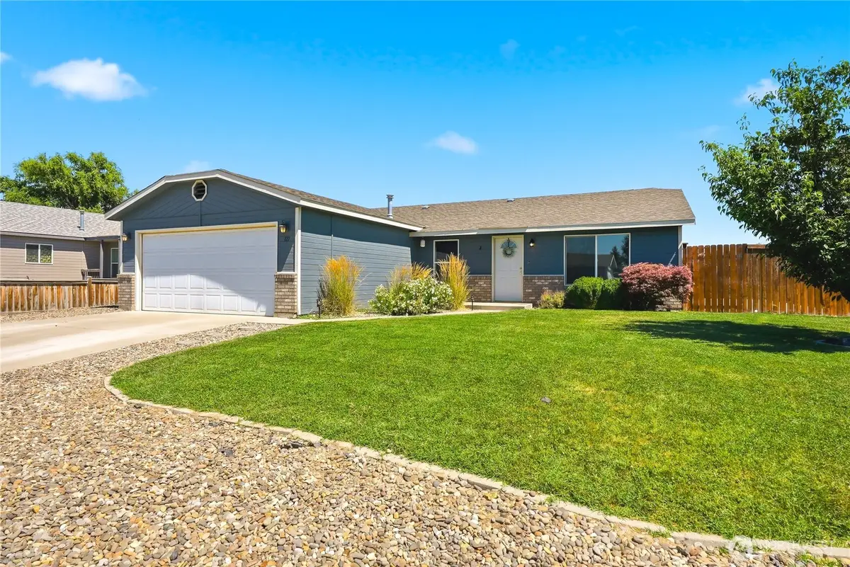 127 Northstone Parkway, Zillah, WA 98953 - #1
