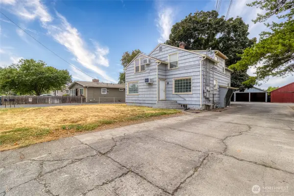 904 SE Birch Avenue, College Place, WA 99324