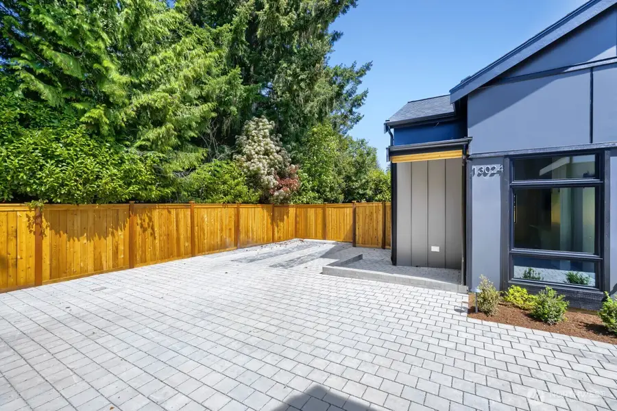 13024 Corliss Avenue N, Seattle, WA 98133 - #2