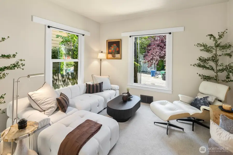 6322 5th Avenue Ne, Seattle, WA 98115 - #2