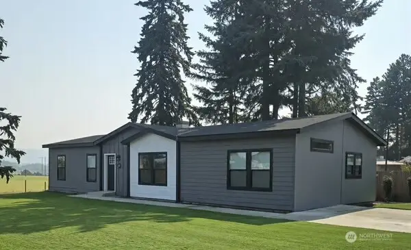 105 S 16th Street, Elma, WA 98541