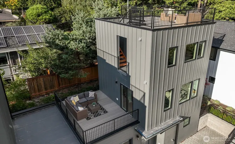 6028 41st Avenue Ne, Seattle, WA 98115 - #2
