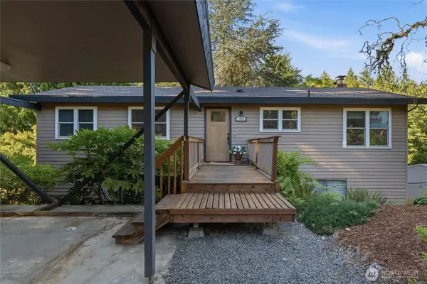1916 NE Cady Street, Bremerton, WA 98310