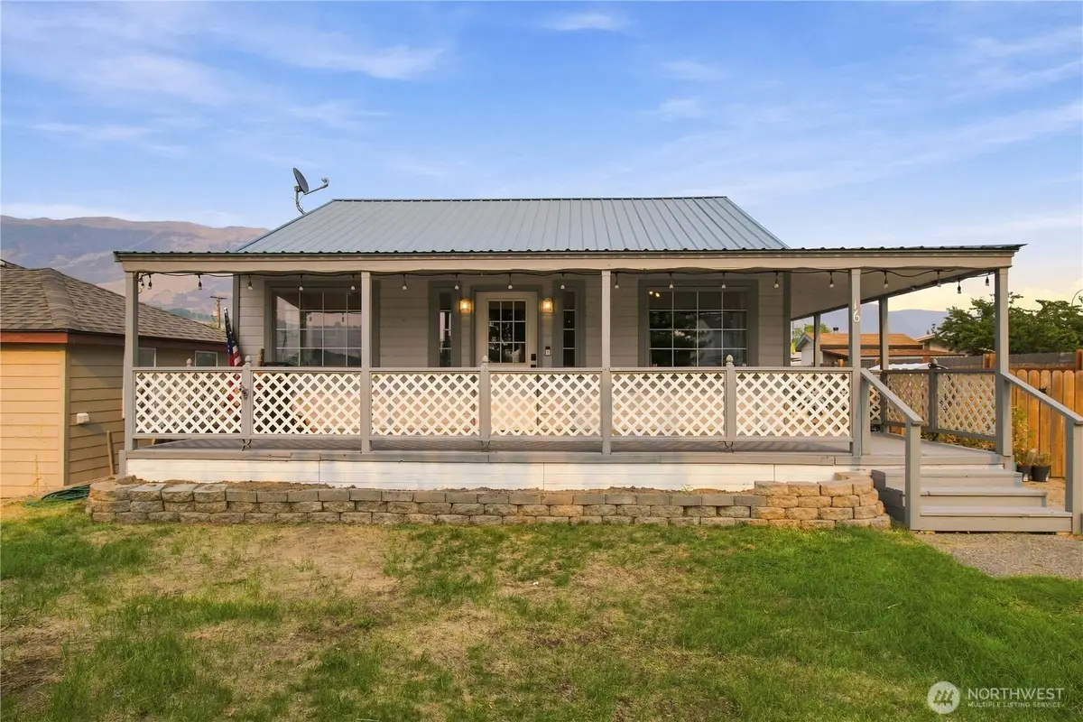 16 Freemont Avenue, Rock Island, WA 98850 - #1