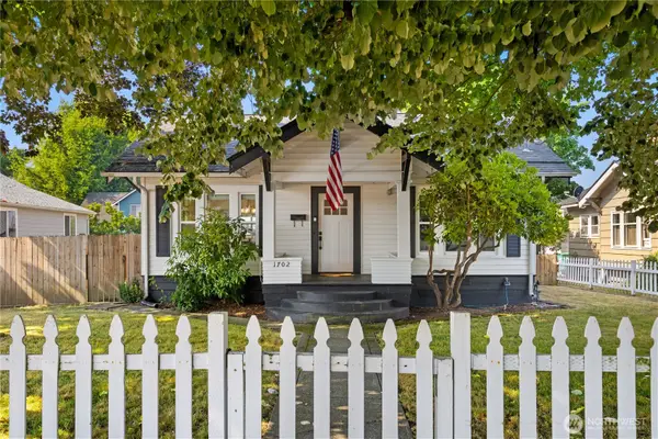 1702 Griffin Avenue, Enumclaw, WA 98022