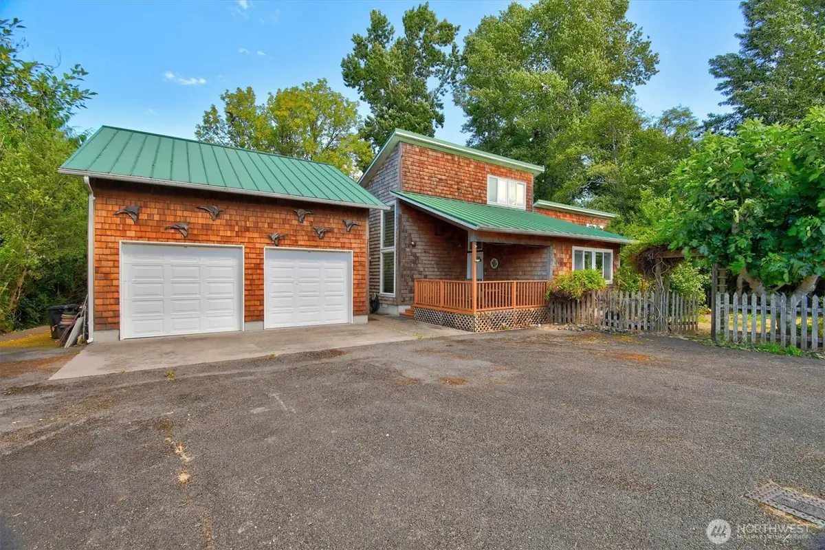 347 E Birnie Slough Road, Cathlamet, WA 98612 - #1