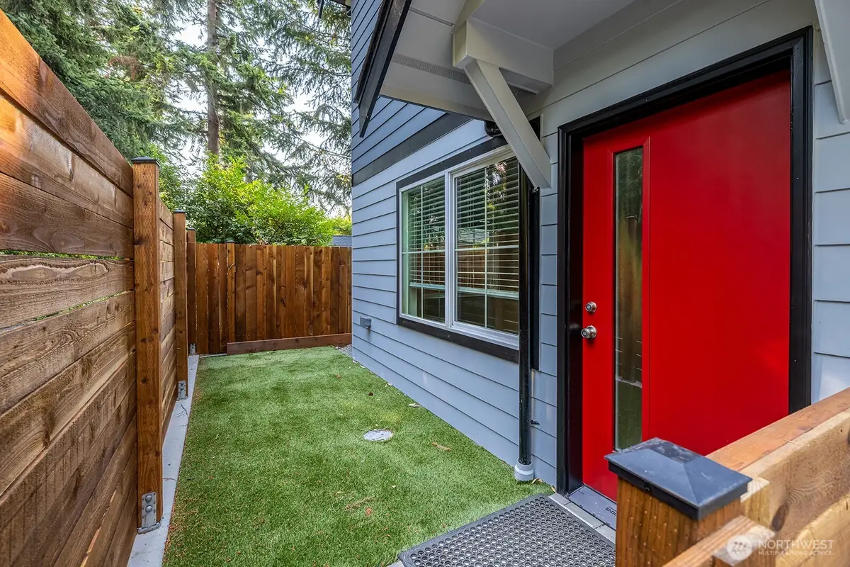 13730 Stone Avenue N, Seattle, WA 98133 - #1