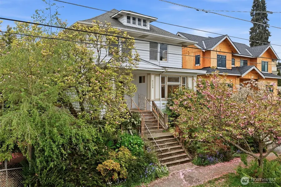 6238 Woodlawn Avenue N, Seattle, WA 98103 - #3
