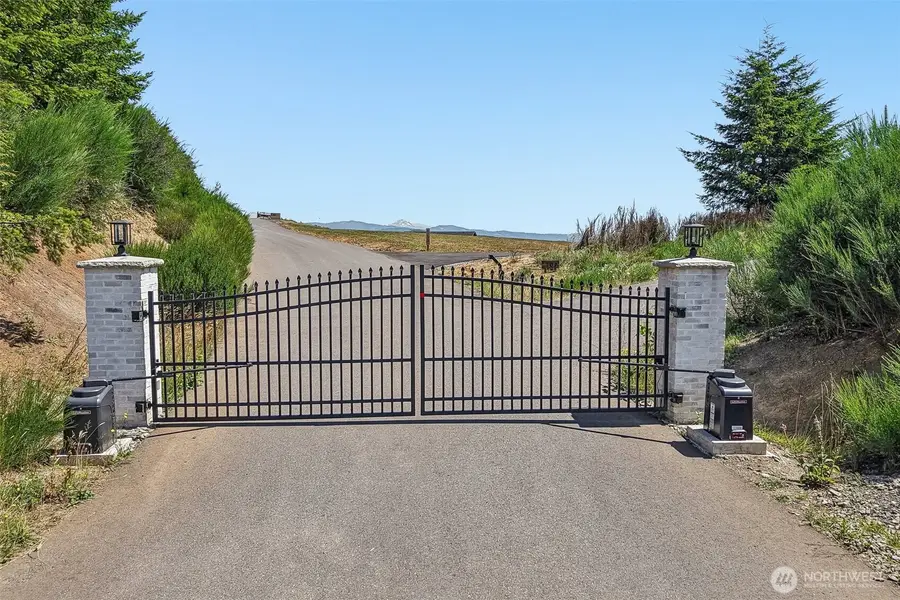 218 High Bank Lane, Woodland, WA 98674 - #2