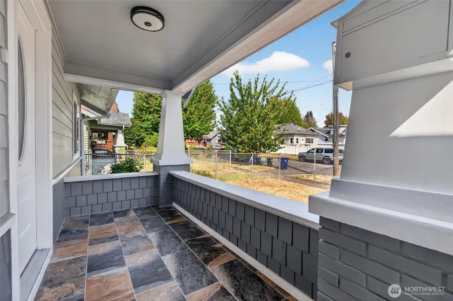 862 S 39th Street, Tacoma, WA 98418 - #2