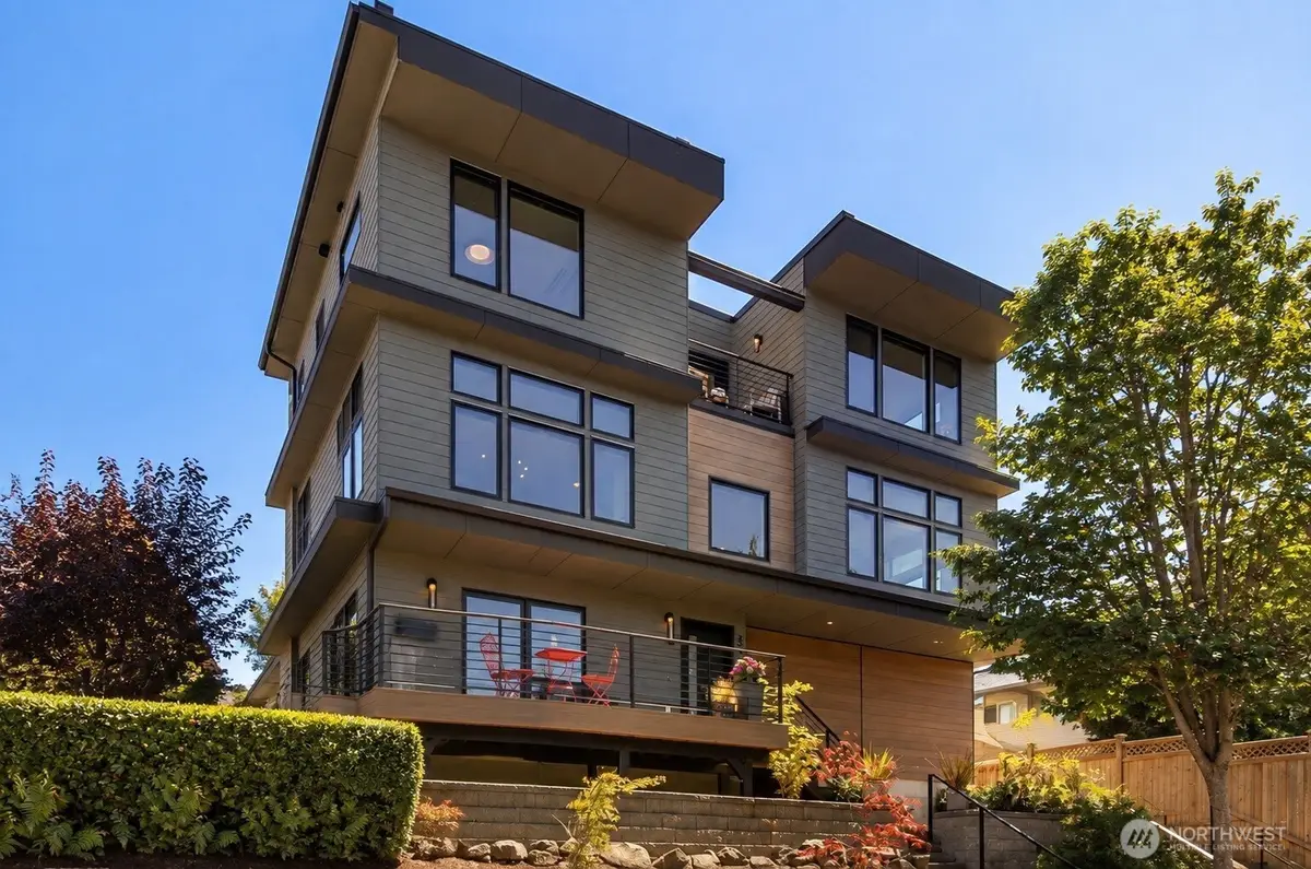 3240 32nd Avenue W, Seattle, WA 98199 - #1