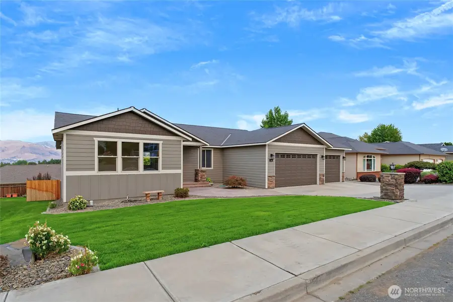 76 S Meadowbrook Lane, East Wenatchee, WA 98802 - #2