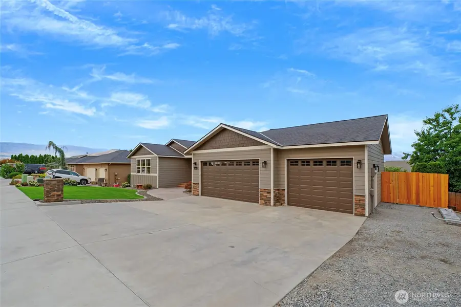 76 S Meadowbrook Lane, East Wenatchee, WA 98802 - #3
